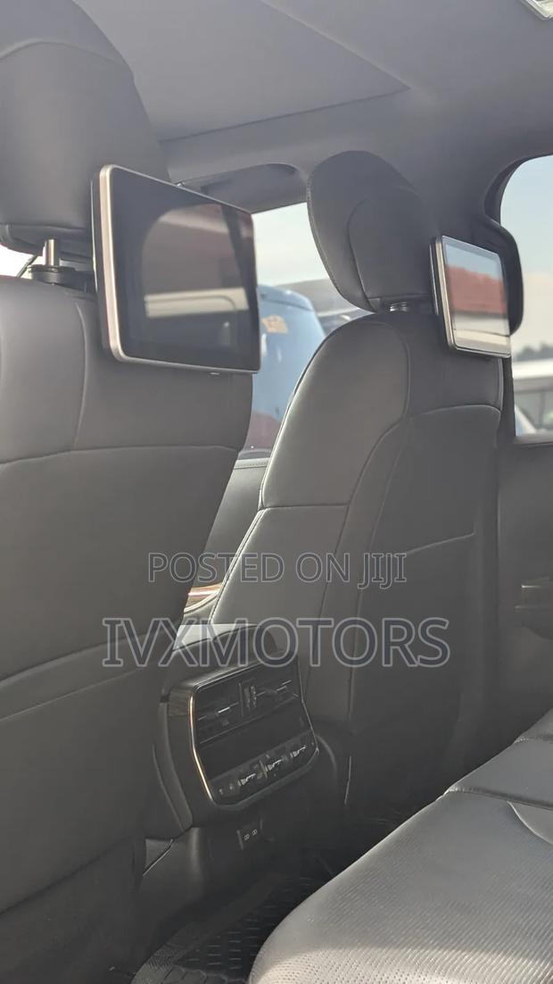 Toyota Land Cruiser LC300 2023 White