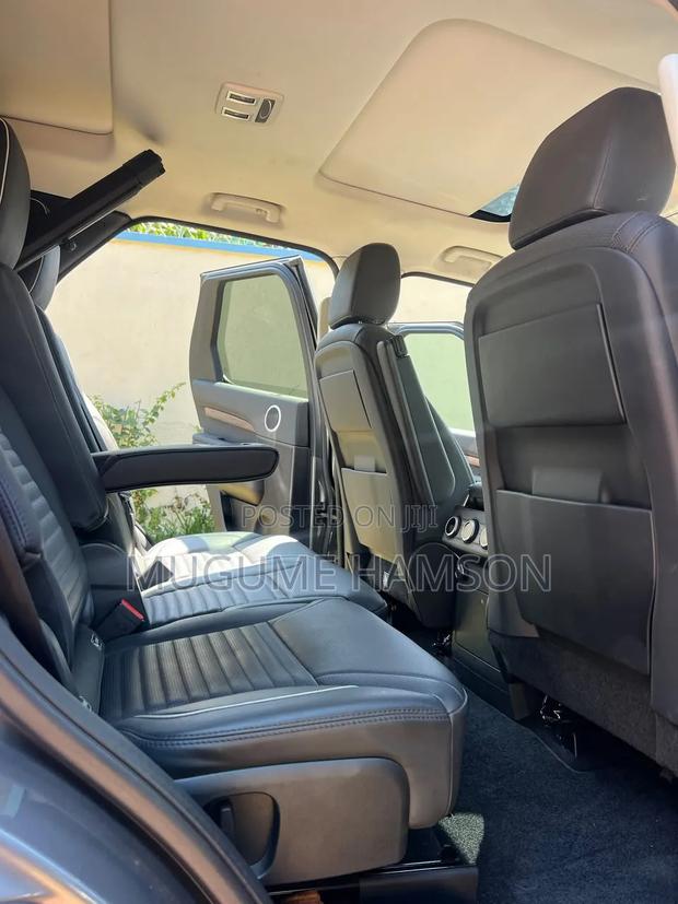 Land Rover Discovery 2017 Gray