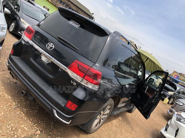 Toyota Land Cruiser 4.6 V8 ZX 2018 Black