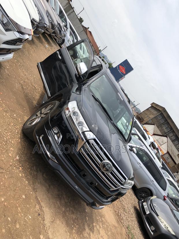 Toyota Land Cruiser 4.6 V8 ZX 2018 Black