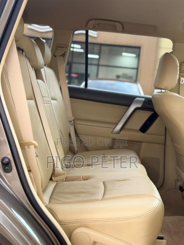 Toyota Land Cruiser 2018 Gray