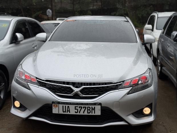 Toyota Mark X 2012 Ivory