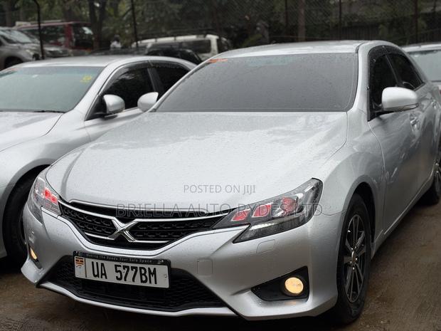 Toyota Mark X 2012 Ivory