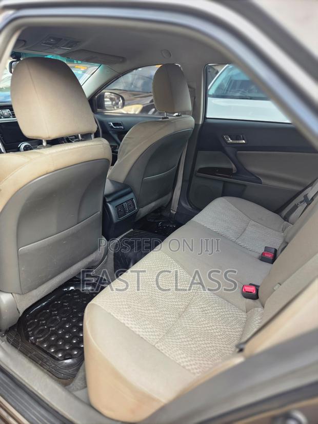 Toyota Mark X 2.5 AWD 2011 Gray