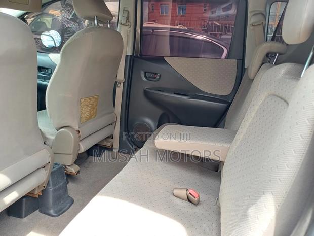 Toyota Ractis 1.5 FWD 2006 Gray