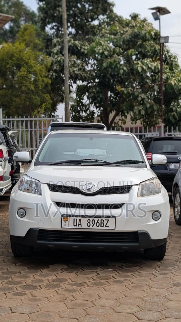 Toyota IST 2008 White