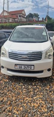Toyota Noah 2010 White for sale