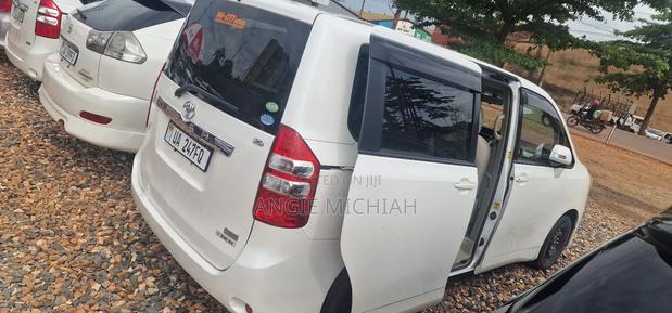 Toyota Noah 2010 White