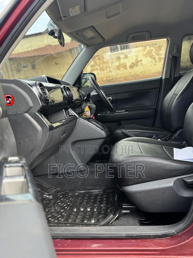 Toyota Corolla Rumion 2010 Red