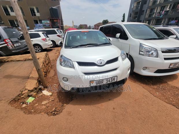 Toyota IST 2010 White