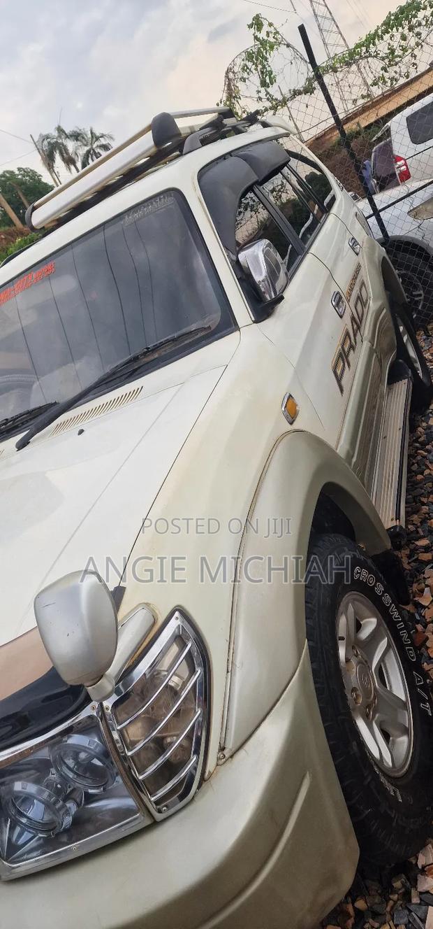 Toyota Land Cruiser 90 2002 Beige