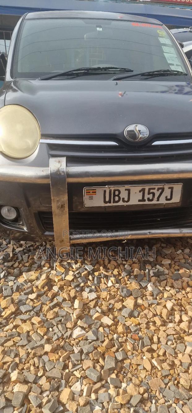Toyota Sienta 1.5 AWD 2007 Gray