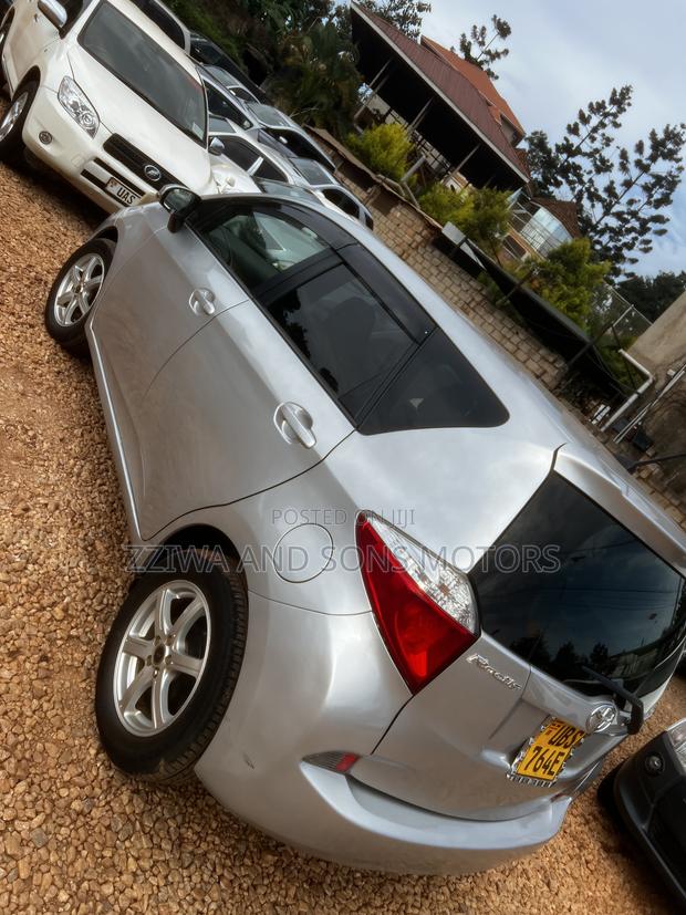 Toyota Ractis 1.5 FWD 2012 Silver