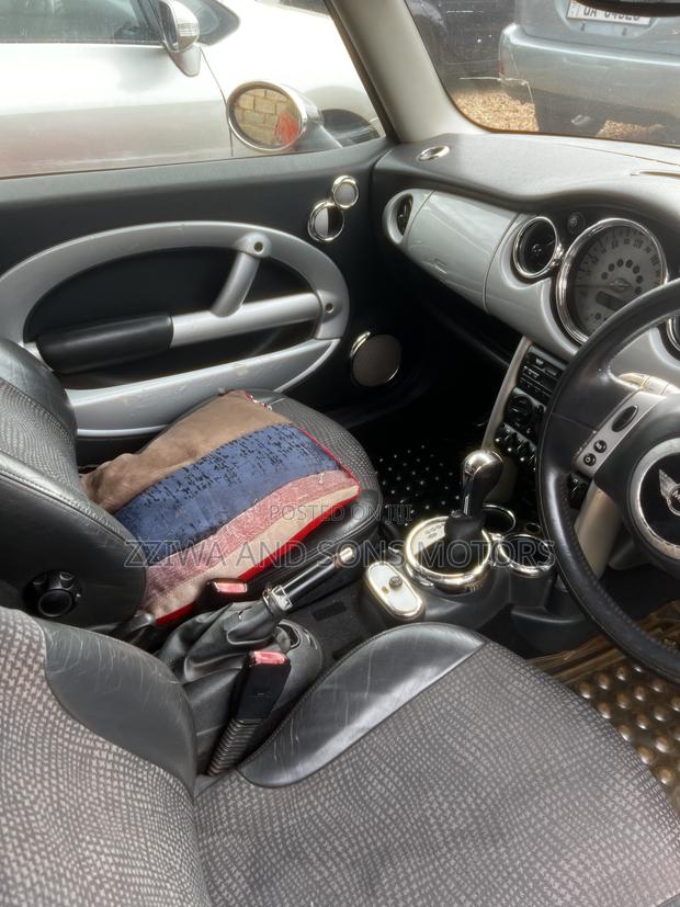Mini Cooper Cabriolet 2004 Red