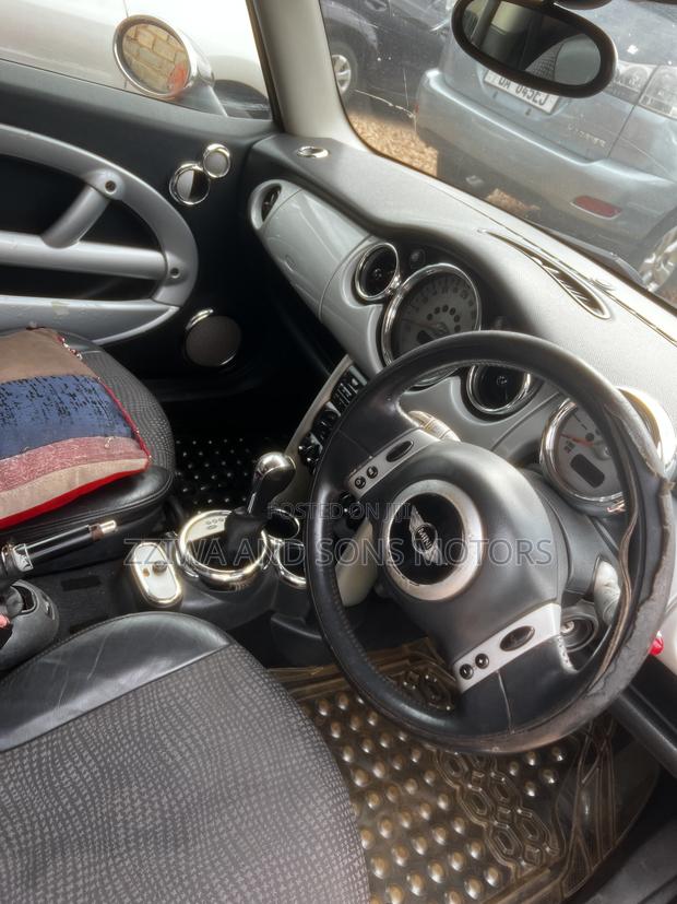 Mini Cooper Cabriolet 2004 Red