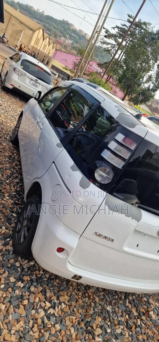 Toyota Sienta 1.5 AWD 2010 White
