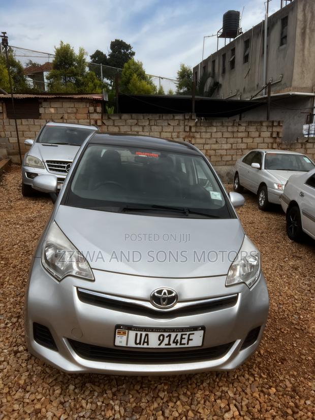 Toyota Ractis 1.5 AWD 2015 Silver