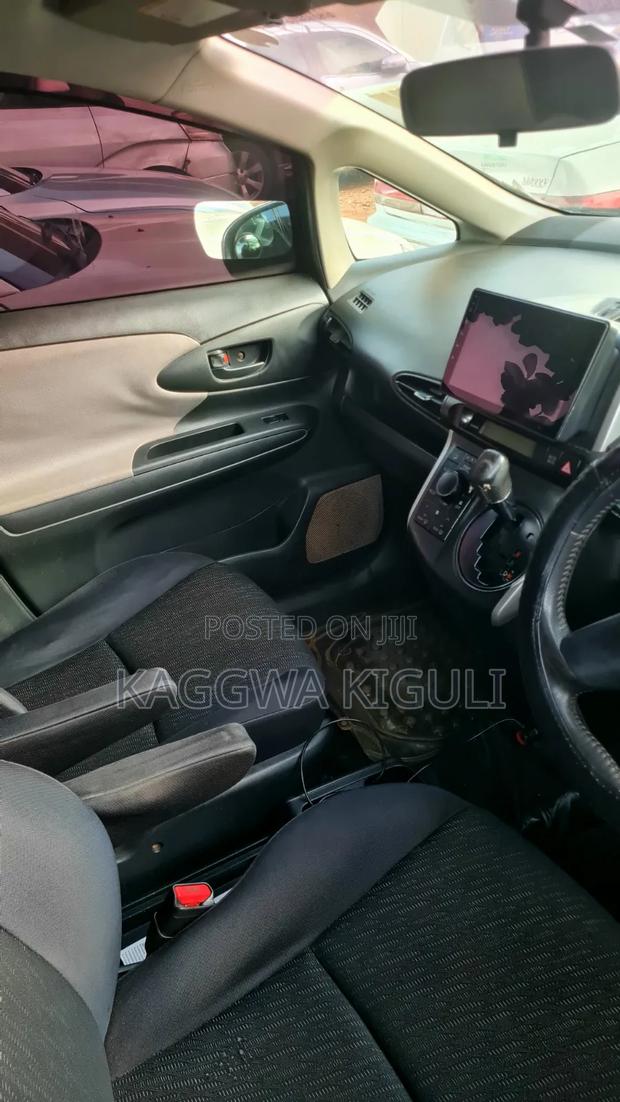 Toyota Wish 2012 Black