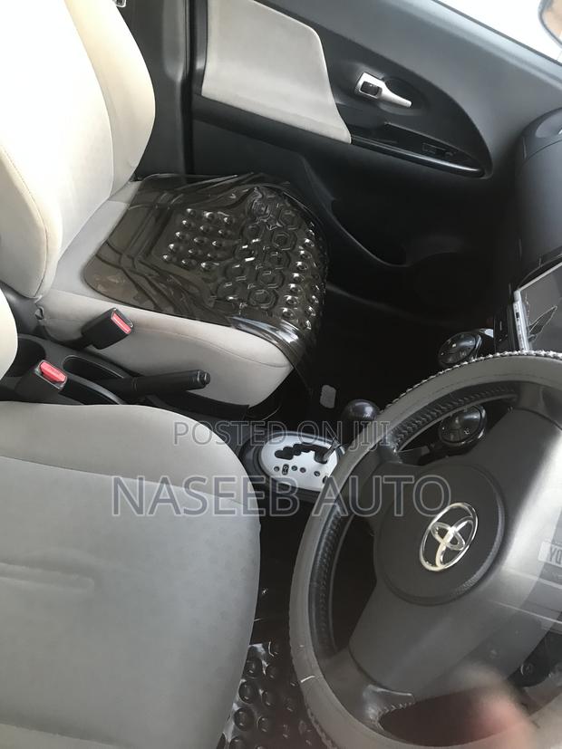 Toyota IST 2009 White