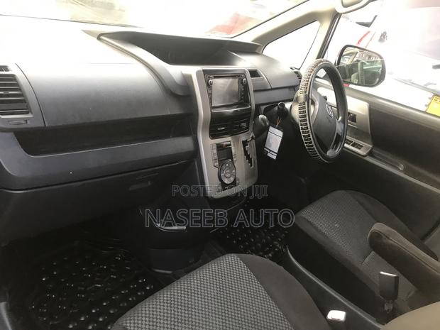 Toyota Noah 2008 Silver