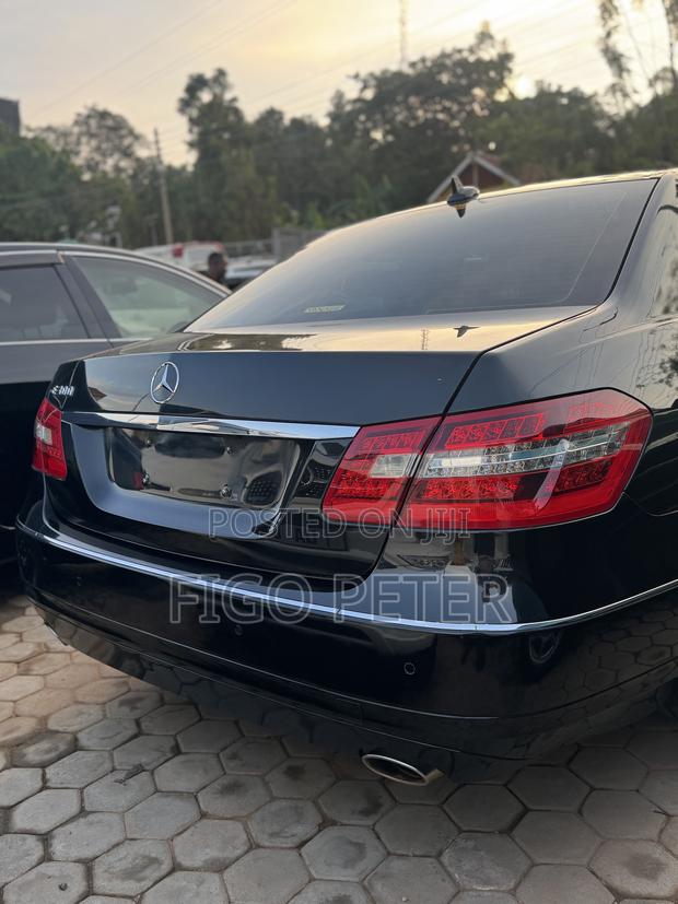 Mercedes-Benz E300 2010 Black