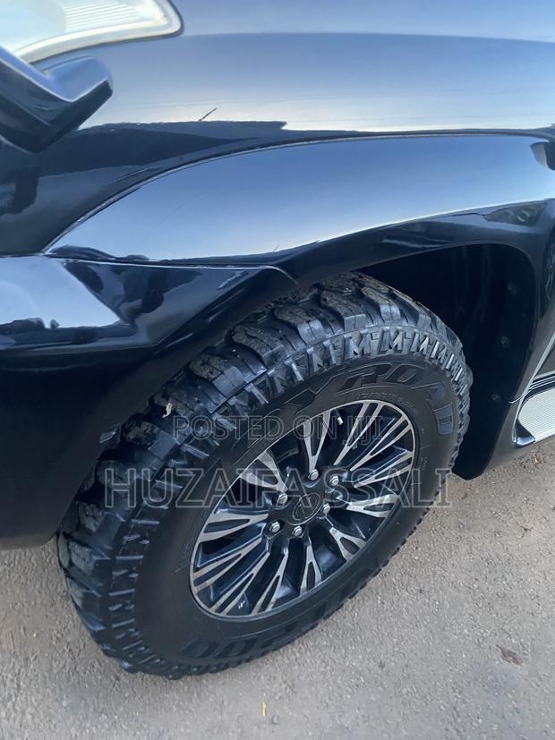 Toyota Land Cruiser Prado 2016 Black