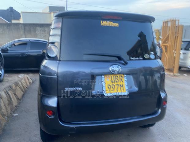 Toyota Sienta 2016 Black
