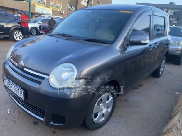 Toyota Sienta 2016 Black