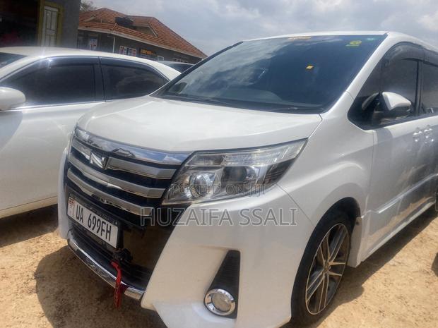 Toyota Noah 2020 White