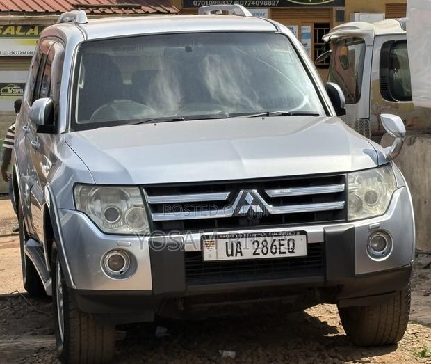 Mitsubishi Pajero 3.0 2009 Silver