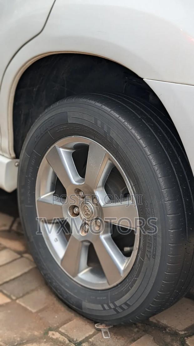 Toyota Harrier 2007 White