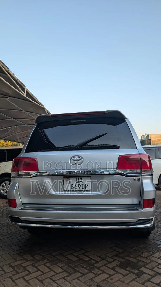 Toyota Land Cruiser 4.5 V8 TD STD 2010 Silver