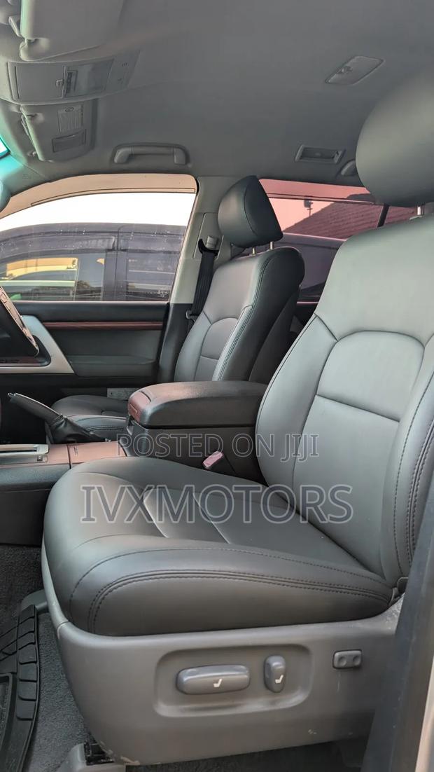 Toyota Land Cruiser 4.5 V8 TD STD 2010 Silver