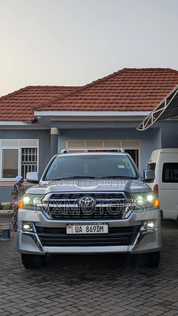 Toyota Land Cruiser 4.5 V8 TD STD 2010 Silver