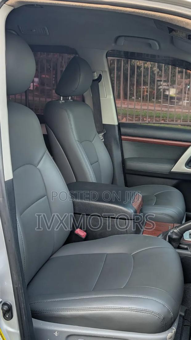 Toyota Land Cruiser 4.5 V8 TD STD 2010 Silver