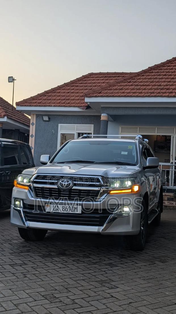 Toyota Land Cruiser 4.5 V8 TD STD 2010 Silver