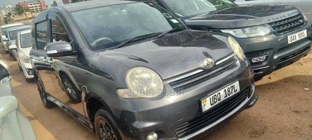 Toyota Sienta 2008 Black
