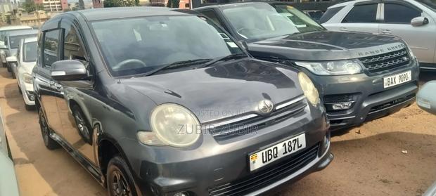 Toyota Sienta 2008 Black