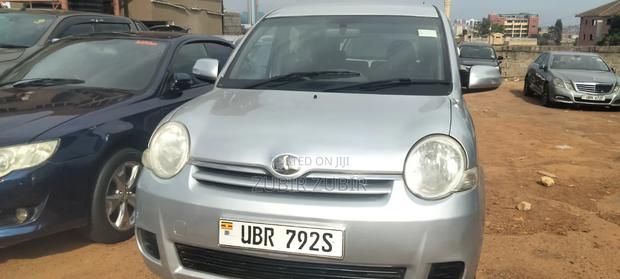 Toyota Sienta 2008 Silver
