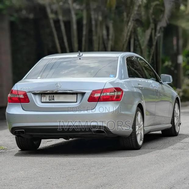 Mercedes-Benz E300 2013 Silver