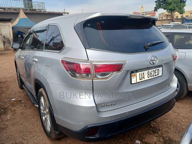 Toyota Kluger 2018 Silver