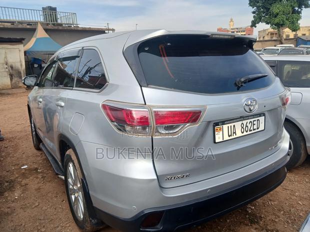 Toyota Kluger 2018 Silver