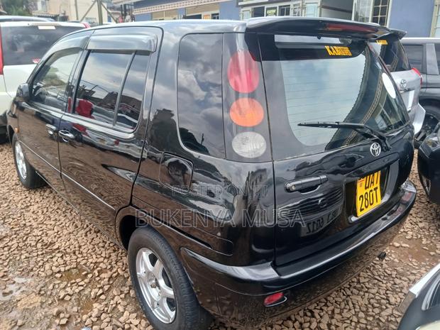 Toyota Raum 1997 Black