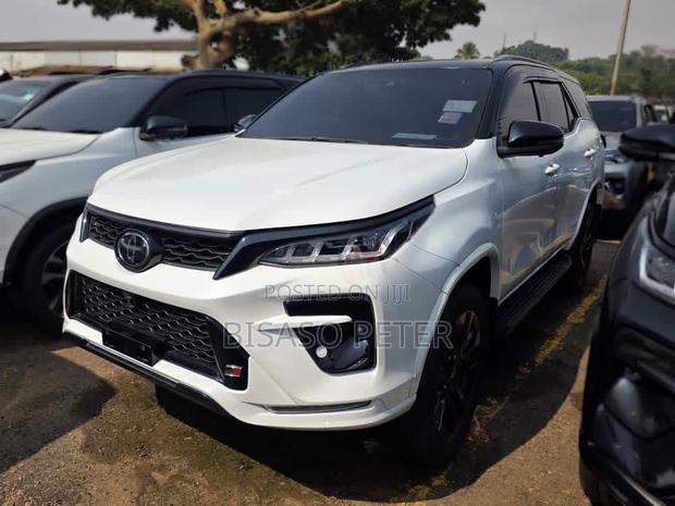 Toyota Fortuner 2.8 D AWD 2024 White