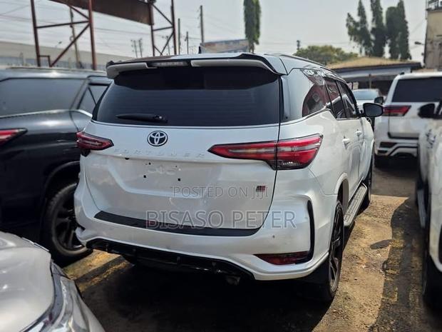 Toyota Fortuner 2.8 D AWD 2024 White