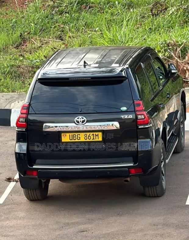Toyota Land Cruiser Prado 2018 Black