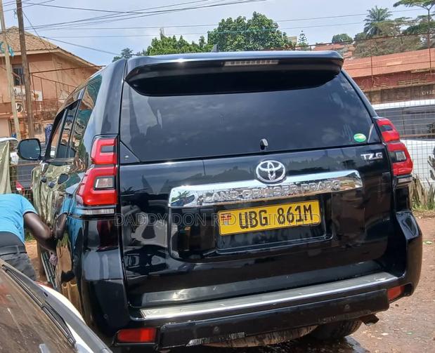 Toyota Land Cruiser Prado 2018 Black
