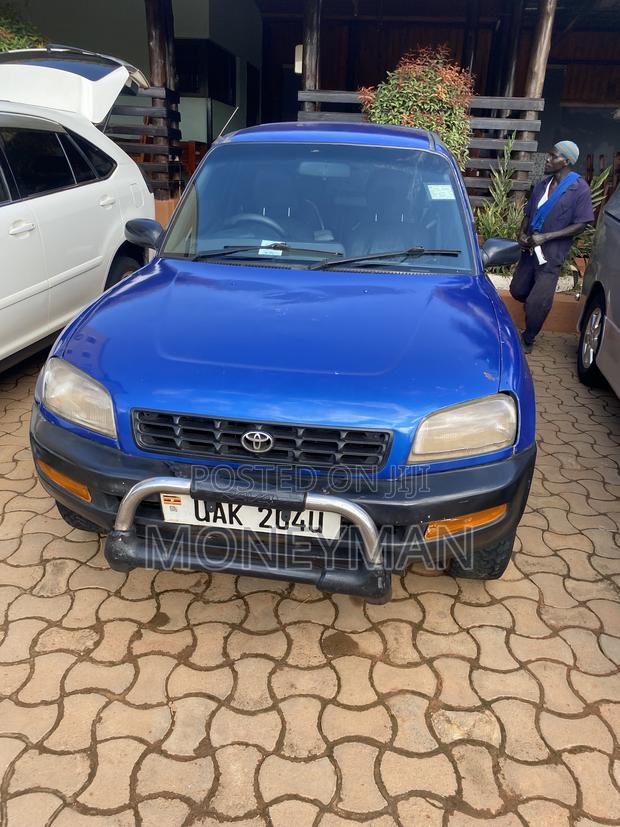 Toyota RAV4 1995 Blue