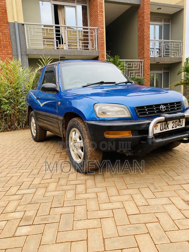 Toyota RAV4 1995 Blue