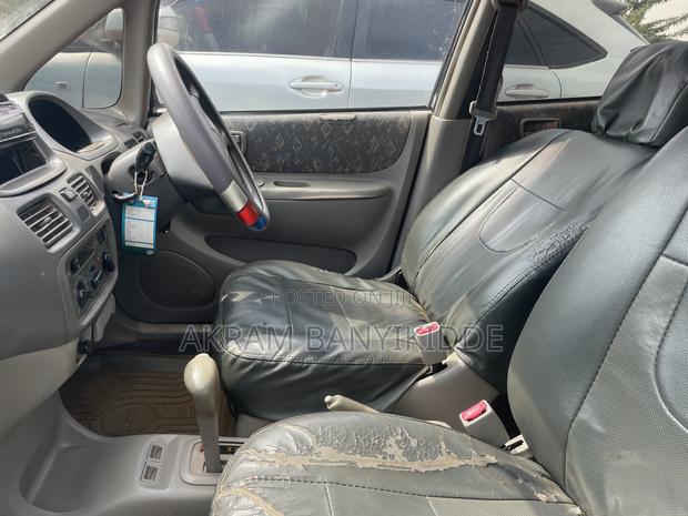 Toyota Corolla Spacio 2000 Silver